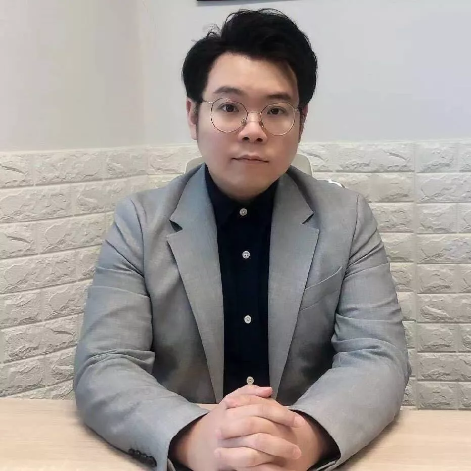 黄先生/ 10年经验 / 擅长美加欧亚等项目